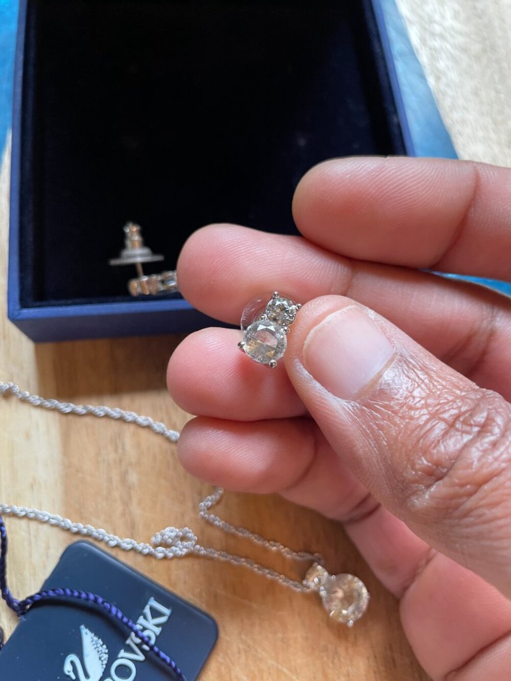 FIRM Swarovski Brilliant Crystal Rhodium Solitaire Necklace and Earrings Box Set - Picture 4 of 9